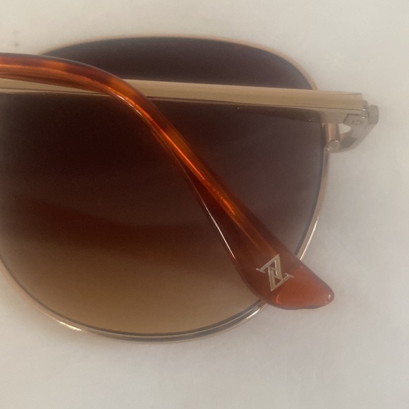 ADRIENNE VITTADINI Gold Tone Brown Ombre Gradient Sunglasses AV3005 770 EUC - Picture 7 of 9